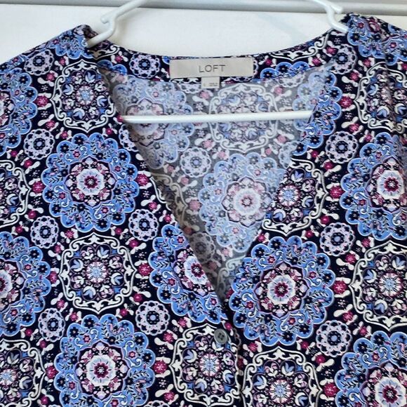 Loft  Medallion Button Ruffle Flounce Blue and Pink Dress Size Large - Picture 3 of 8